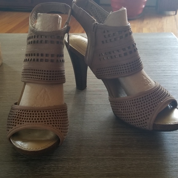 Womens Sandals - Picture 2 of 5